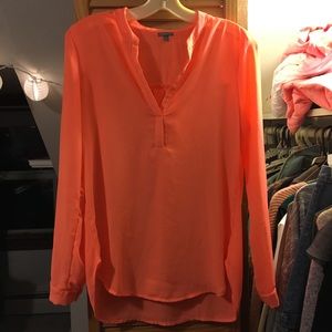 Charlotte Russe pale orange shirt m, size M